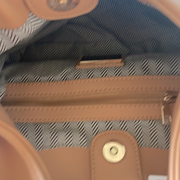 Urban Expressions Orange Handbag - Picture 4 of 5